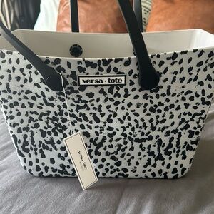 NWT Versa Tote